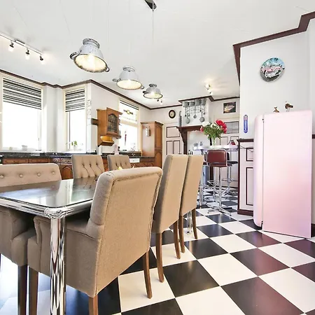 Characteristic With Wellness, Cleaning Included * Lijnden