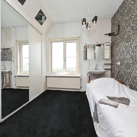 Characteristic With Wellness, Cleaning Included Lijnden