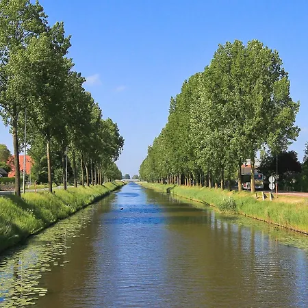 Vakantiehuis Characteristic With Wellness, Cleaning Included Lijnden